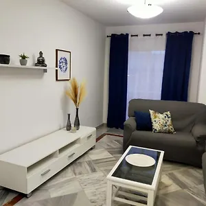 https://apartamento-amplio-6-plazas-junto-al-centro.hotelsinnerja.org